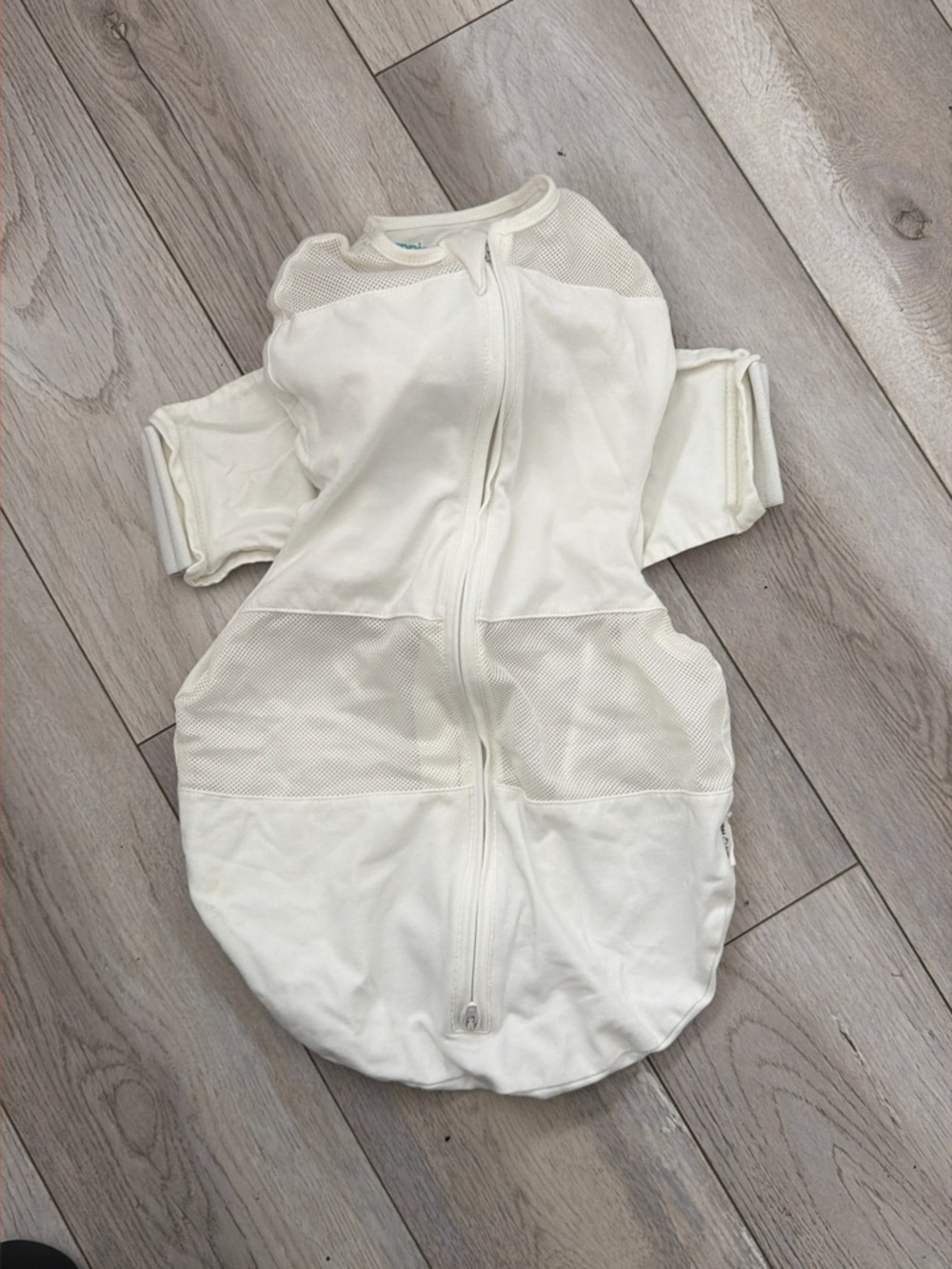Happiest Baby White Baby Sleep Sack with Mesh Panels Size Small SNOO